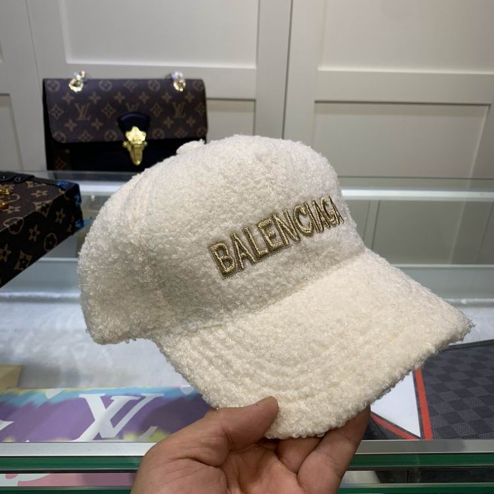 Ba*len*cia*ga hat